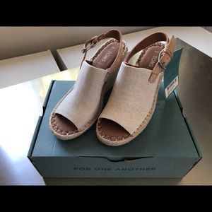Brand New Toms Monica Wedge Natural Oxford